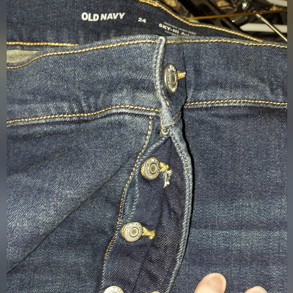 New Without Tags Womans Plus Size Old Navy Denim Jean Shorts in Size 24 - Picture 6 of 7